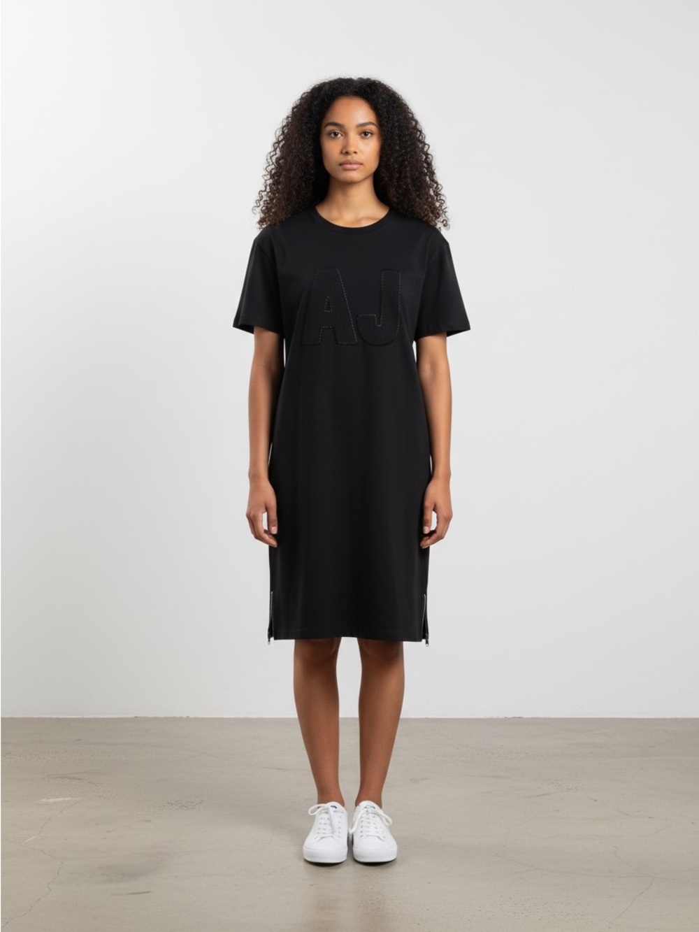 NWT Armani Jeans Short Sleeve AJ Beaded Cotton Tee Dress Size 42 / S